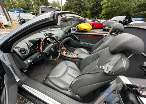 2003 Mercedes-Benz Sl 500 z USA, uszkodzony, nr VIN WDBSK75F43F045337